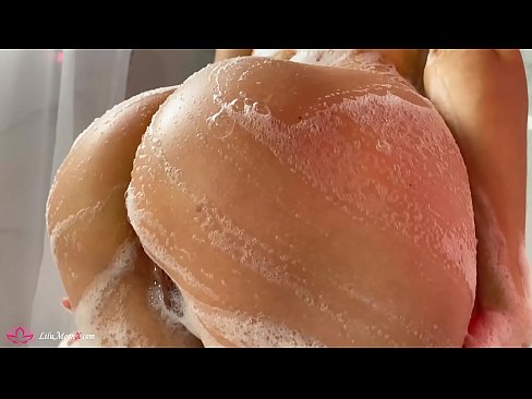 ❤️ Brunette dushda kuchli orgazm uchun vibrator bilan mushukni onanizm qiladi ☑ Sifatli jinsiy aloqada bizda ❌